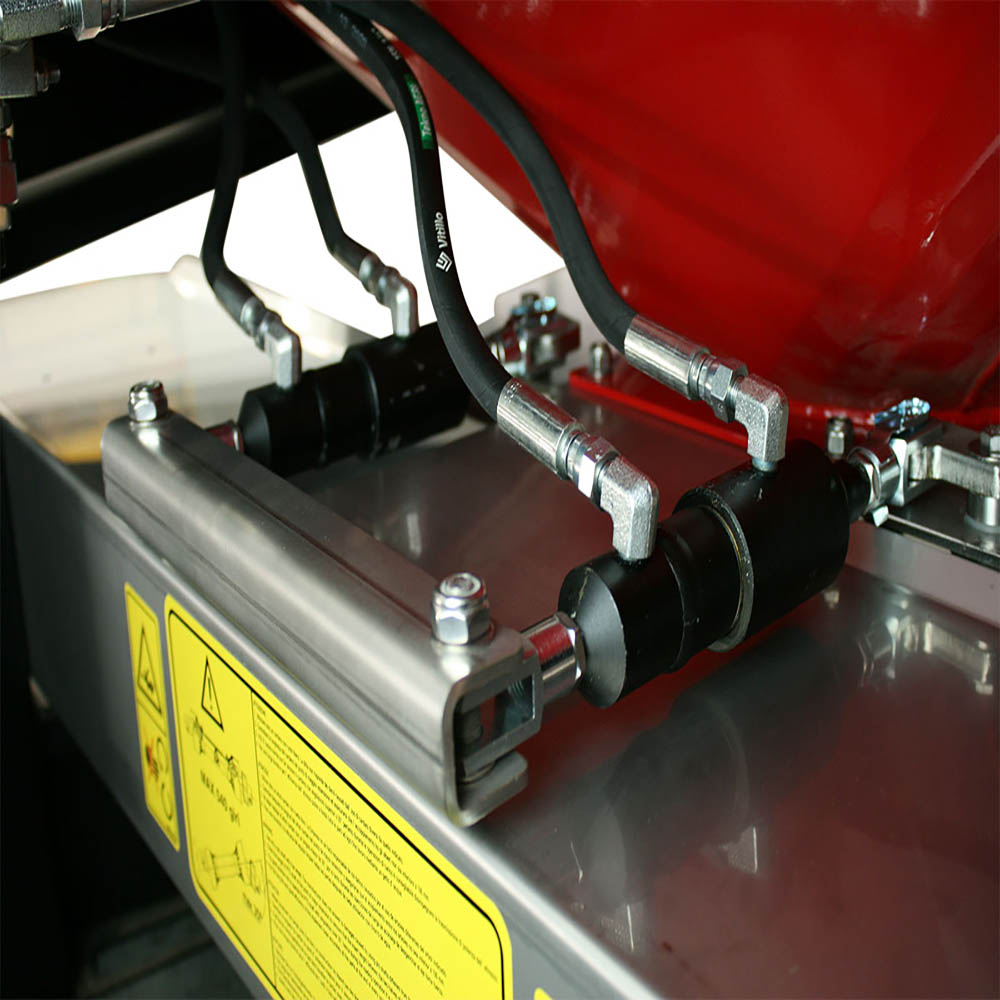 farm_maxx_fre_hopper_cylinders